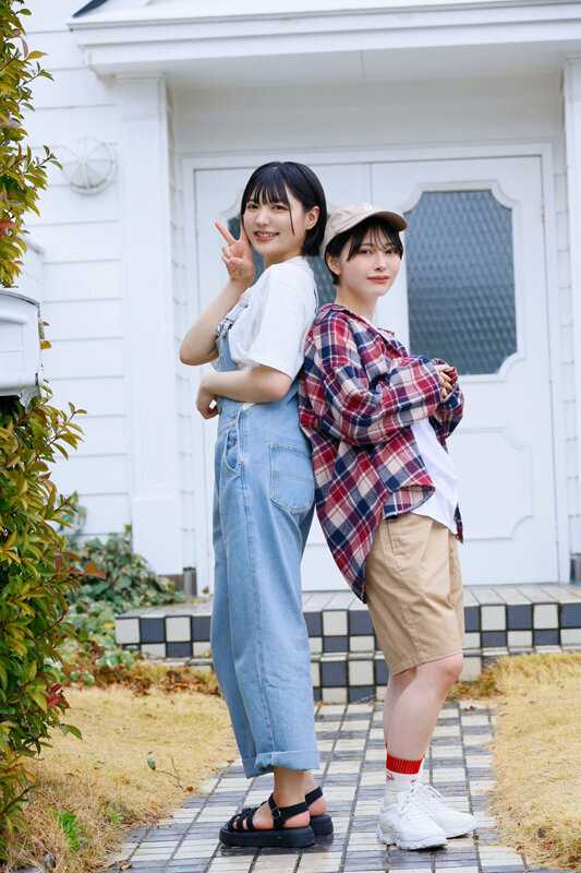 ボーイッシュ女子逆3P！男友達みたいな黒髪ショートの幼馴染から常に乳首責めとベロチューの同時攻撃でヤられまくった1泊2日。小松本果 虹村ゆみ