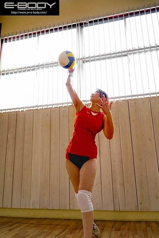 Height 175cm with perfect proportions. A current volleyball player from a prestigious university makes her AV debut! When she strips down, her body is absolutely incredible! With bouncing G-cup breasts and highly sensitive responses, meet Ai (stage name)[Origin]