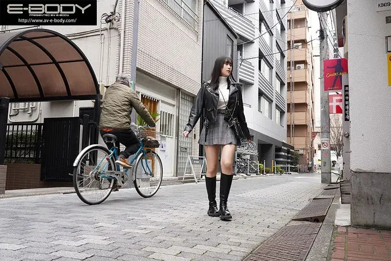 Fetish Photography: Savoring Every Inch of an Erotic Female Form - Perfect Body VS 8 Large Men - 120 Minutes of Non-stop Intense Group Action featuring Hibiki Amamiya[Origin]