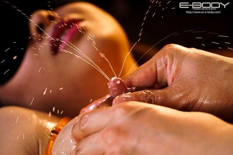 1年と8ヵ月のセックスレス…出産で乳頭感度高まり欲求不満限界！スレンダー美ボディ若妻の母乳噴出イキAVデビュー 長峰河南