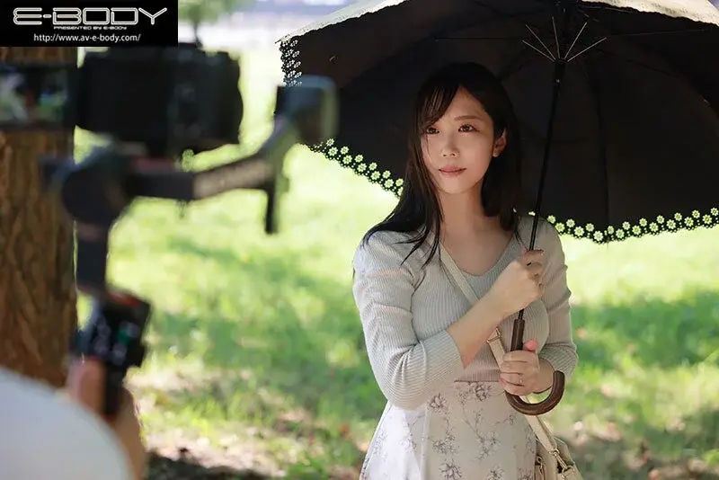 A Beautiful Yet Lonely Wife Becomes an Ultra-Popular Masseuse During Her Husband's Work Hours - Only Available on Weekdays - AV Debut: Mai Renon[Origin]