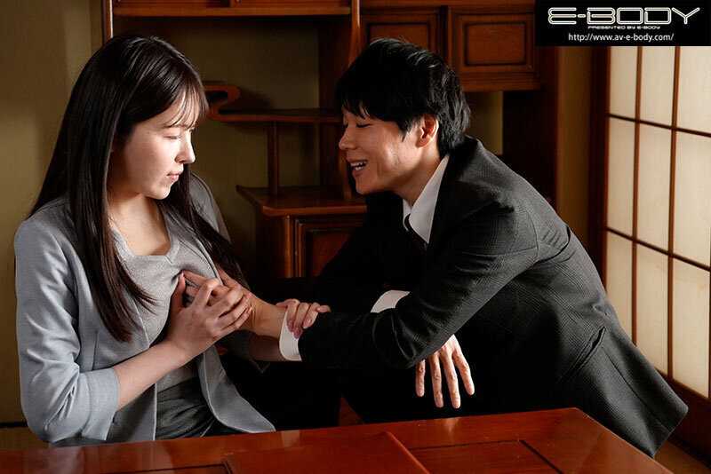 夫に見られながら見知らぬ男根でロケット乳を揺らせてアエぐ美人妻は返済代わりのお手軽肉便器 宮本留衣