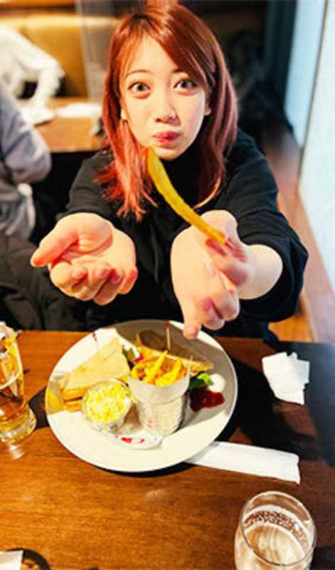 1本のおまけ動画あり［顔出し、大量生中］18歳のミオちゃんと食べ歩きデート！女神の様に可愛い彼女の子宮にデブ男優の濁りきった汚い精子を彼女に種付けSEX
