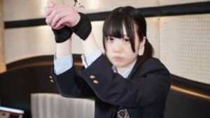 【無修正】幼さの残る合法〇リ美〇女をツルしてハメて問答無用の生ハメ中出し！諸事情により来春削除予定。