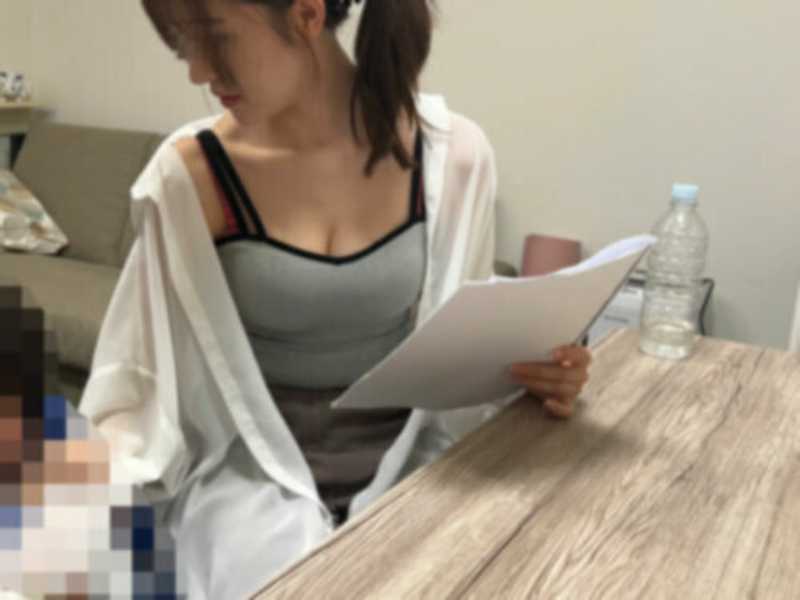 【個人】Tik〇ok20万人の美人妻。交際ｸﾗﾌﾞ案件で金を持ち逃げ。個人利用と約束した旦那に秘密の動画を晒。※１月６日まで個人情報紐づく動画 特典で公開