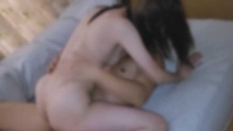 【個人】家庭と借金で疲れ切った奥さんをハッハ゜で現実逃避。意識が朦朧のまま理性も失い、寝ているコ供の傍でも快楽に負けて腰を振ってしまう。