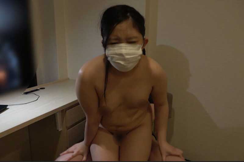 ※数量毎に値上げします※【ハメ撮り・背徳感】幸薄すぎる人妻が生意気にもゴムをつけてというので、しぶしぶ付けましたが・・・[前編]