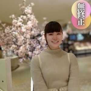 日間！【初撮り】【顔出し】 愛嬌無敵の『素朴』なド素人。モジモジが止まらない。開拓してみると、どスケベ女！透き通る色白もち肌に有無を言わさずザーメン中出し。