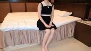 【無】脅威の小顔！色白の均整のとれた真っ白純白ボディー！おまけにドスケベというパーフェクトガール！今回も隠語連発※特典高画質