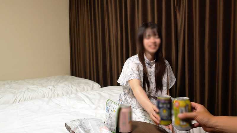 初撮り※テニス部後輩 感じやすい21歳　**して中出すよ～「だめだめ～」久しぶりの再会でこっそり2人で抜け出し二次会