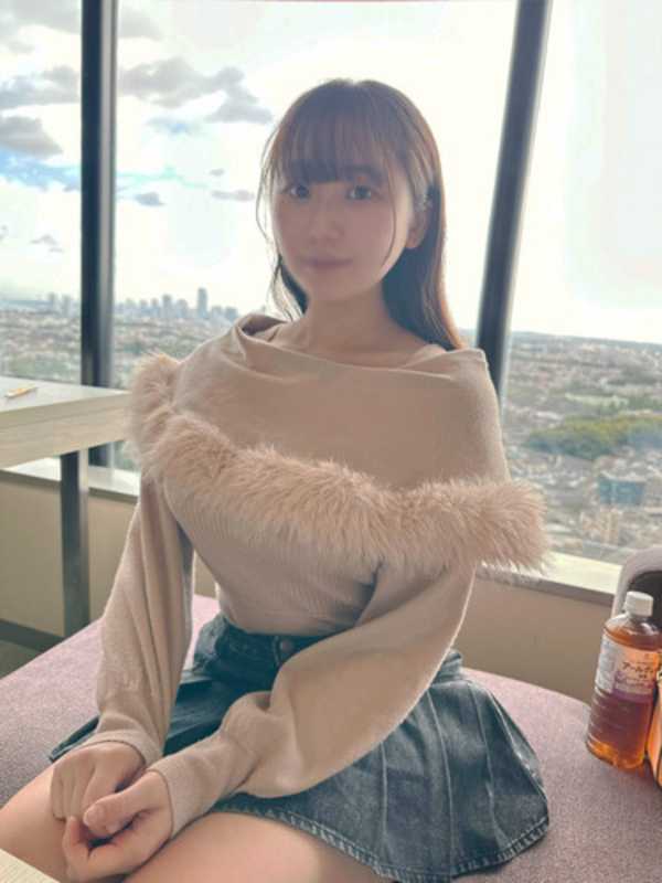 Exclusive日まで\!!　初撮り※美巨乳下の毛あり19歳**　超かわ スタイル抜群なのに撮影理由は「お金がないです」世も末だと思いながら、しっかり中出しコ作り