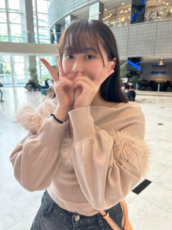 Exclusive日まで\!!　初撮り※美巨乳下の毛あり19歳**　超かわ スタイル抜群なのに撮影理由は「お金がないです」世も末だと思いながら、しっかり中出しコ作り