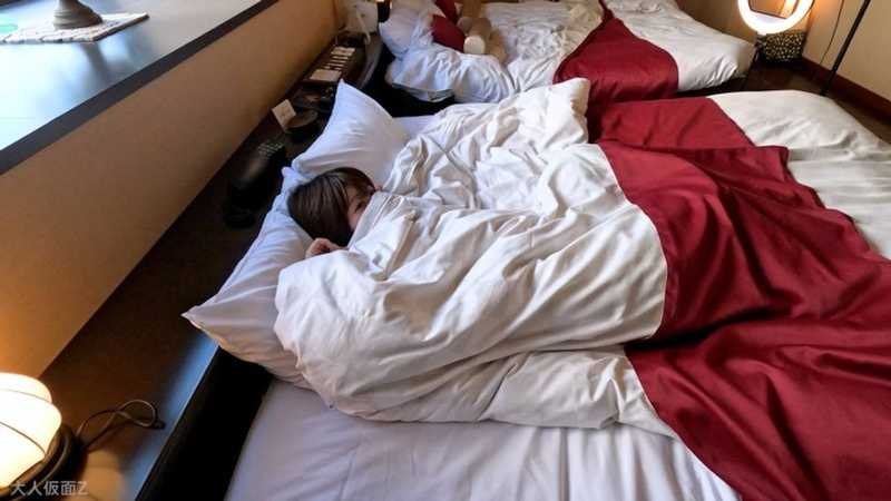 ななみ(19)160cm44kgついに顔出し可愛いです。クスコで開いてクリ責めしてピクピクする膣を観察し、長時間のおもちゃ責めしてアナル中出ししました。