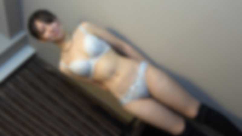 【初撮】※特典付　クールなスレンダーアパレル美人店員。上反りチンポで顔を赤くさせ「だめ～いく！」と何度も痙攣。濡れマンコにたっぷり生中出し教育。