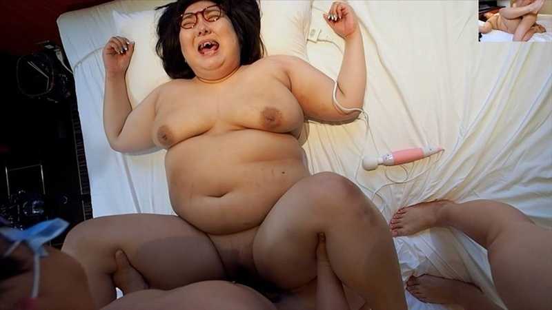 365_【初顔出し即引退】マスク外して顔出しします！セフレに丁度いい雌豚出荷！次の飼い主を探しています！デブだけど臭くない清潔な雌豚なので肉オナホとして使ってください！みかんちゃん第3章【海外版】