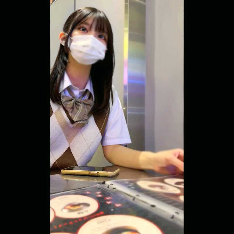 緊急先着4K芸能科卒18歳股下86cm初体験でガチ痙攣溢れ出る程の連続大量膣内中出しで妊娠させた衝撃のスマホ原版【先着高画質特典付き】