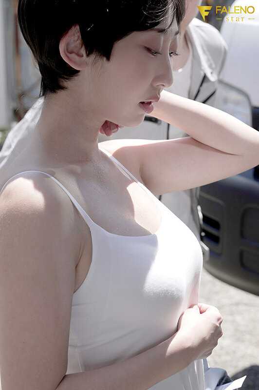 ボーイッシュな隠れ巨乳は蒸し暑い真夏の工場で汗だくのままパイズリ誘惑する 山下紗和