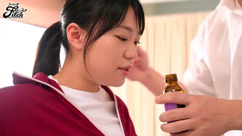 To protect her childhood friend... The busty track team manager gets drugged and gang-bred in an intense relay