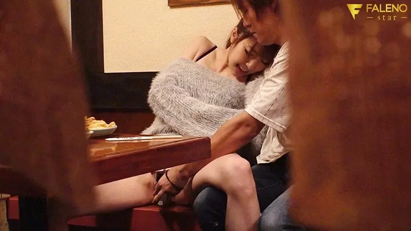 Caught = Instant OUT! Infiltrating the store pretending to be a couple! Adrenaline-pumping ultimate real voice endurance sex with Tina Nanami during business hours[Origin]