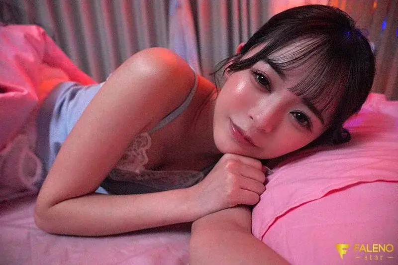 I've fallen even more in love with you... Our date, our touching hands, our pressed lips, this yearning love-making that I feel in both heart and body - Lan Kamiki[Origin]