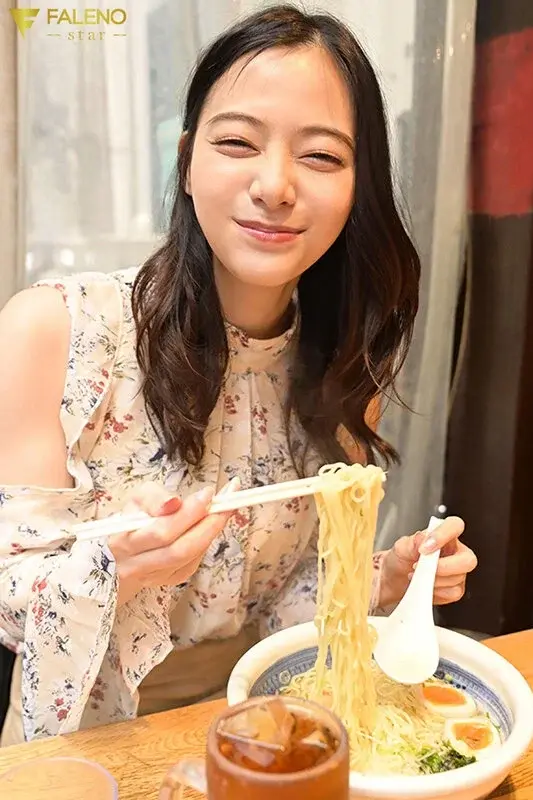 Three Days Lover A chance encounter with you who missed the last train at midnight led to days of intimacy But it suddenly came to an end Nene Yoshitaka