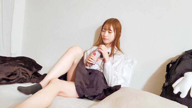 【裏垢制服素人】アイドル級にかわいい天使に生でハメて中出し。色白・潮吹き・デカ尻なんでもありの豪華内容。