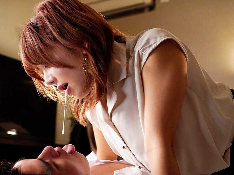 ドSな女上司と1日中おしっこ飲まされお漏らしデート！全部飲めたらご褒美スプラッシュ中出し！ 有村のぞみ