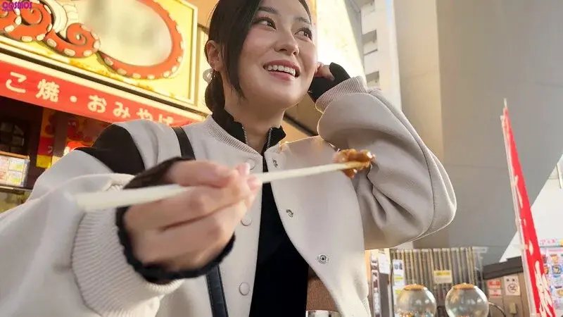 Delivering a Big Package to a Frustrated Housewife - Osaka Edition - Nami from Naniwa (Age 24)