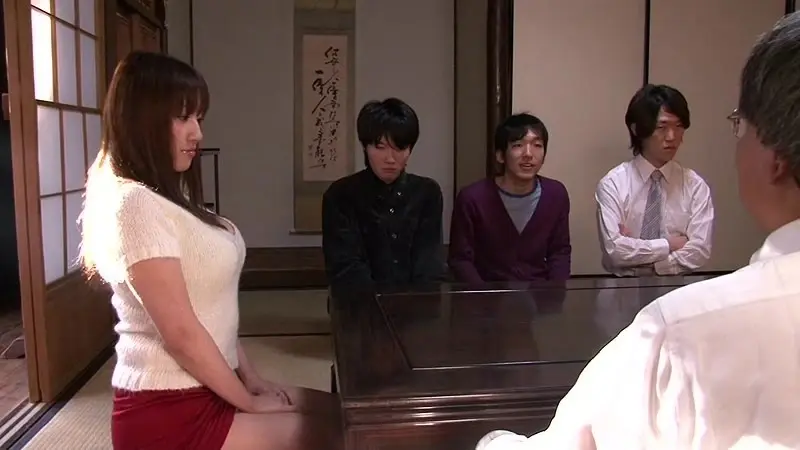 In a household of only men a 50 year old father remarries a young busty woman causing great excitement among his 4 sons They secretly get aroused with their busty stepmother Azusa Nagasawa[Origin]