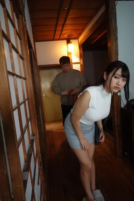 A submissive wife with flexible J-cup breasts who can't say no... Hana Himesaki[Origin]