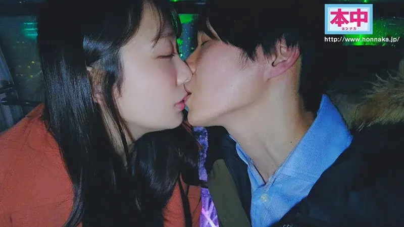 On a rainy day, I met my unforgettable ex-girlfriend after 5 years. She was still as attractive as ever, but it seems she already has a new boyfriend. Just when I felt she had become a distant existence, I repeatedly ejaculated inside her vagina that had just been penetrated by her boyfriend. - Mizuki Yayoi[Origin]