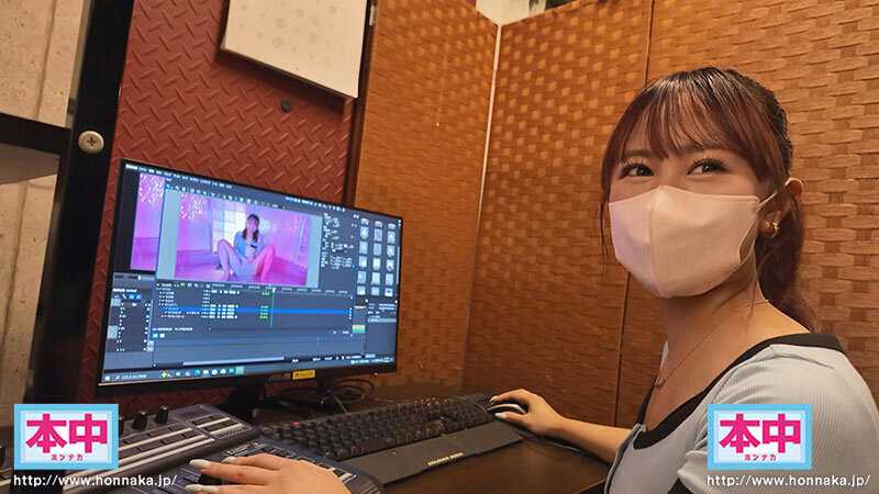 New talent! Sex genius!! A beautiful butt social media girl who got banned for being too extreme edited her own video of riding and creampie sex to make her AV debut