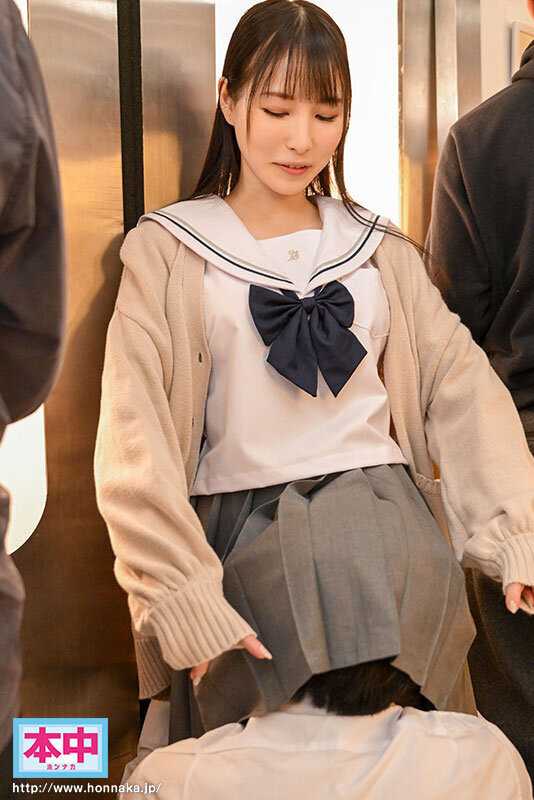 電車通学中、こっそり痴●中出しさせてくれるクラスメイトの香水さん 香水じゅん