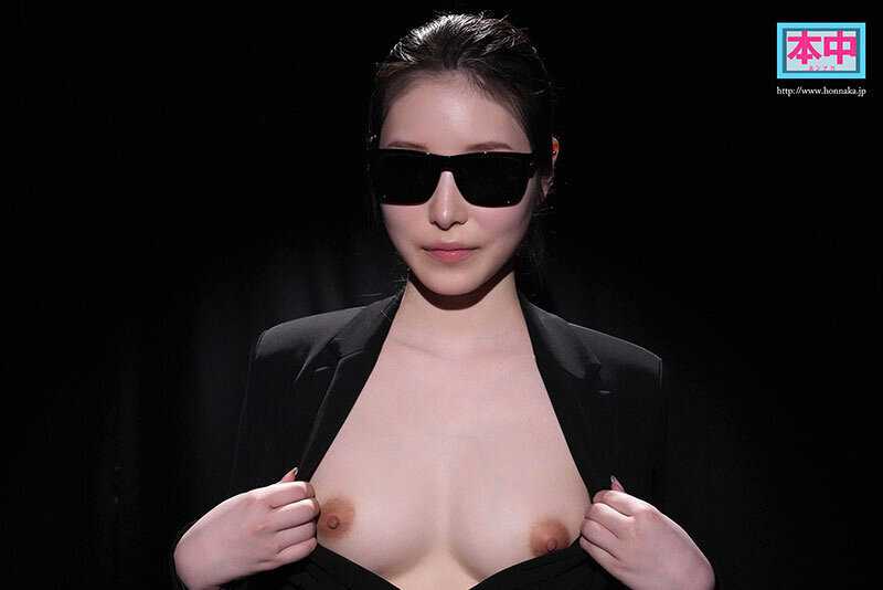 世にも卑猥な物語 奇妙でエロい中出しシチュエーション全5話収録。 香水じゅん