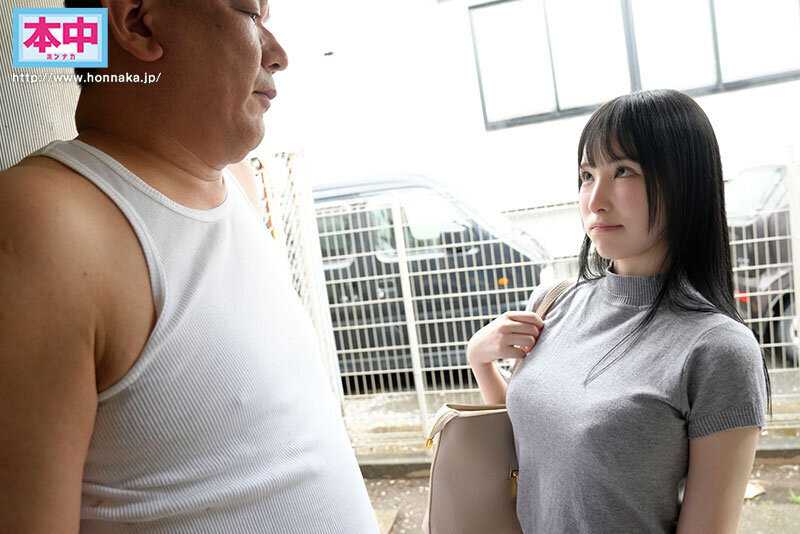 ゴミ部屋に住む引きこもり不潔オヤジの追撃ピストンで何度も中出しされて…異臭と粘着SEXに溺れた女子大生ボランティア 香水じゅん
