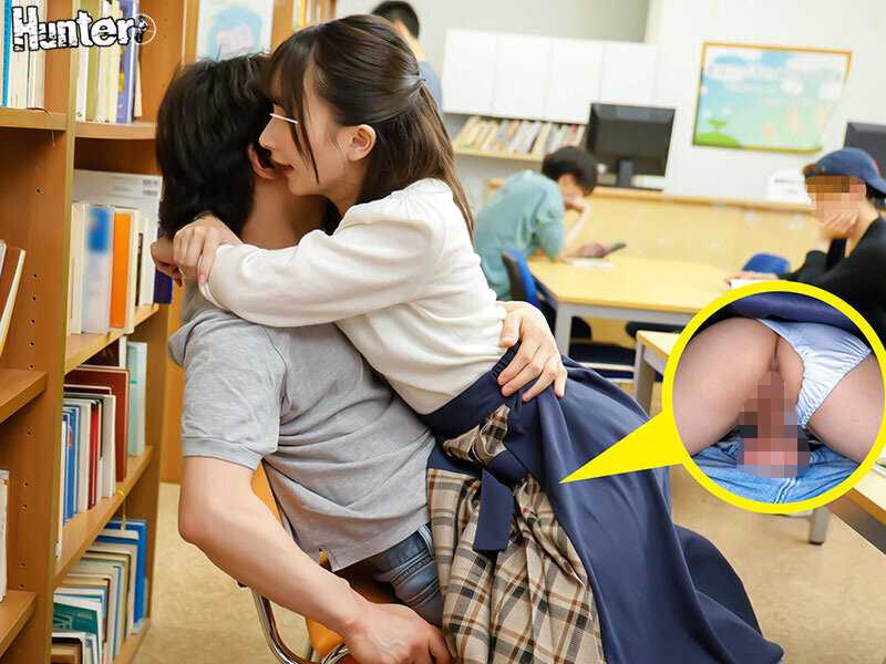 『中に出していいよ！』『他に出す所ある？』『どうする？我慢できる？』ロングスカート内でこっそり挿入しちゃう小悪魔女子は夜行バス、電車、…