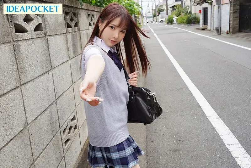 I Can't Keep My Sanity When My Devilishly Cute Little Sister Seduces Me with Her Teasing Panty Flashes... Saki Sasaki[Origin]