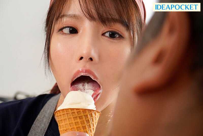 After finishing her part-time job, a uniformed schoolgirl named Saki Sasaki started frequenting my house, where I work as a middle-aged store manager. She would sit provocatively, her skirt riding up...[Origin]