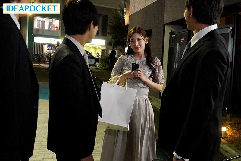 Let's All Have Sex - At the After-Party Home Drinking Session of a Wedding, a Promiscuous Single Woman in Heat Devours All the Men. Furiously Milking Their Semen!! Tsumugi Akari