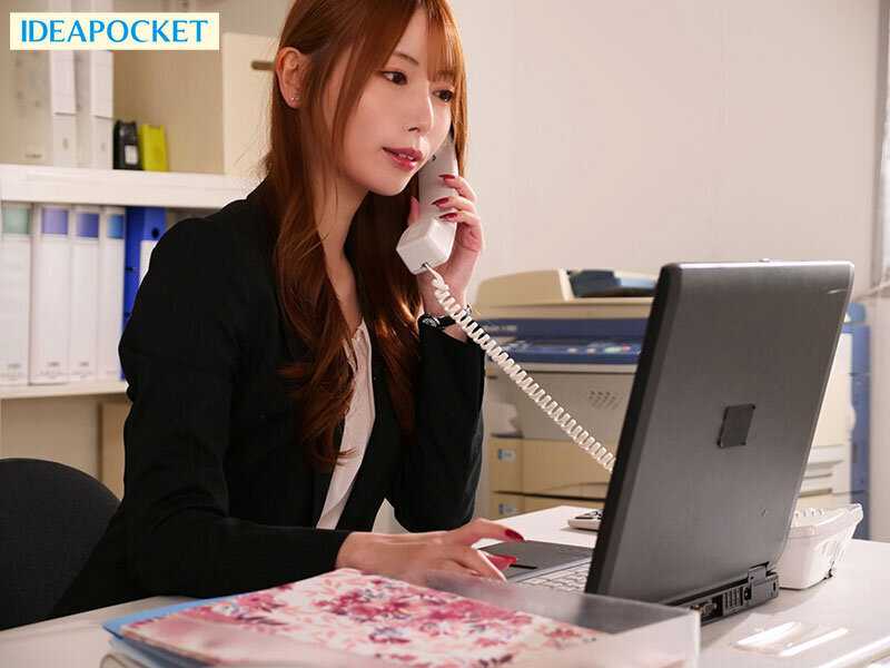 会社に言えない二人だけの秘密_。休日出勤がキッカケで普段は怖い美人上司と急接近 仕事中いつでもヤレる社内中出しセフレになった 西宮ゆめ