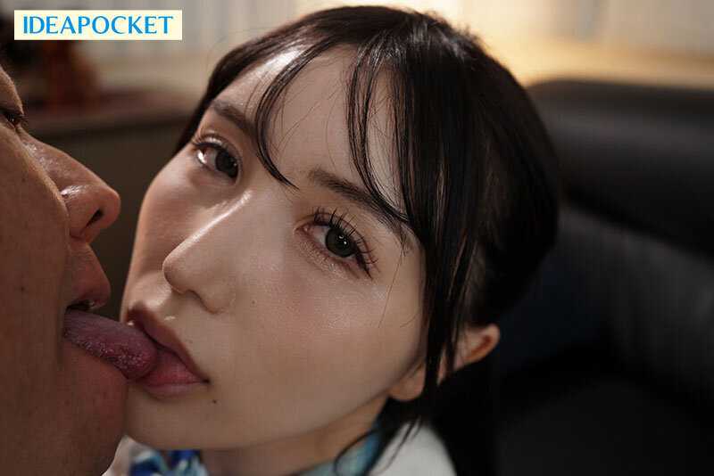 フライト後の滞在先で変態脚フェチ機長と汗だくベロキス性交に溺れる美脚パンストCA 藤咲まい