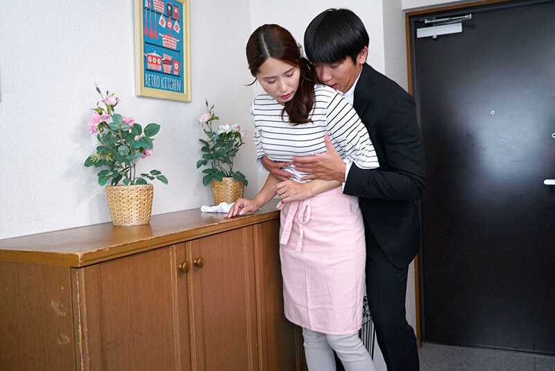 夫の同僚にねとられた妻 ジムで鍛えたむきむきマッチョな筋肉に魅せられて 通野未帆