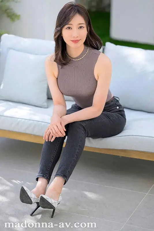 Madonna's Major Exclusive - Newcomer Rinka Ono, 34 years old, AV DEBUT. An overwhelming addictive presence with beauty and eroticism that burns into your mind.[Origin]