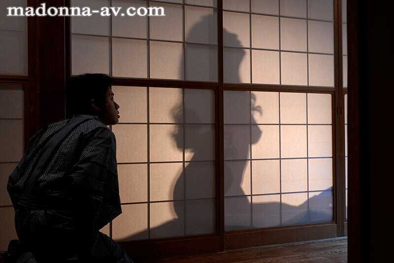 Every Night with My Insatiable Aunt: A Two-Day Journey of Discovery - When I, an innocent youth, awakened to passion under her guidance... I became completely absorbed in our intimate encounters, forgetting everything else. Featuring Yumi Kazama[Origin]