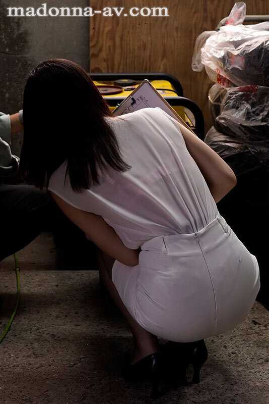 Female Superior - Humiliating Groping and Creampie on a Business Trip Train - Yuki Yoshizawa[Origin]