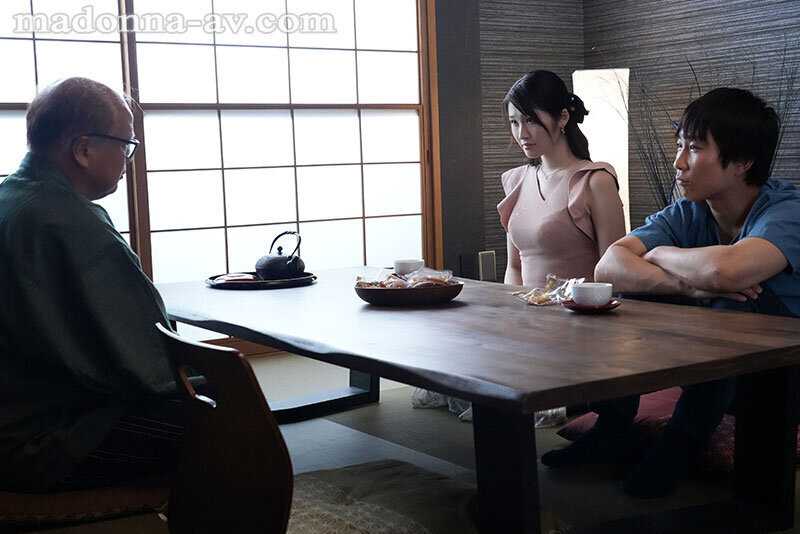 My fiancée who claimed to have no experience in adult services turns out to have incredible techniques making me suspicious while being completely overwhelmed by Satsuki Fumi[Origin]