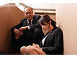 密着セックス ～出張先で絡まり合う上司と背徳の情愛～ 新妻ゆうか