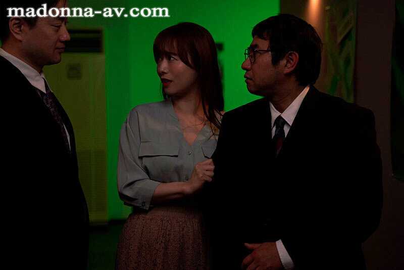 背徳の寝取らせシアタールーム 低俗男たちの醜い肉棒で汚された貞淑妻ー。 白石茉莉奈