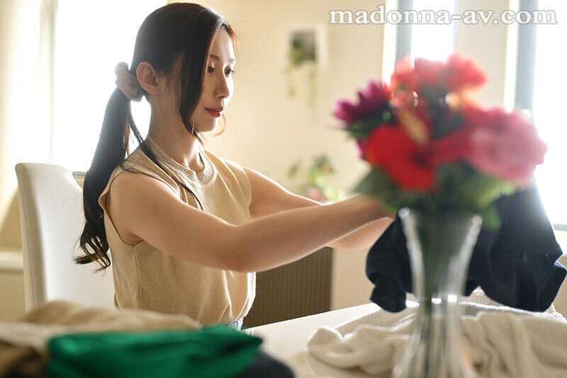 寝取らせ串刺し輪● 愛する妻を深奥まで犯し尽くして下さい―。 京香栞