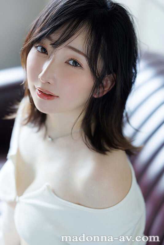新人 保科希帆 32歳 AV DEBUT 純真な保育士の人妻―。子供のようなあどけなさを’裏切る’強すぎる欲望―。